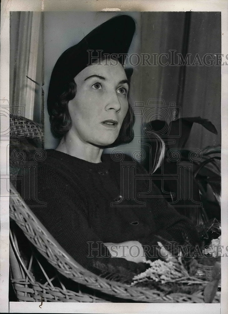 1938 Press Photo Mrs. Gladys Holzinger after being arrested - nea50691 - Historic Images