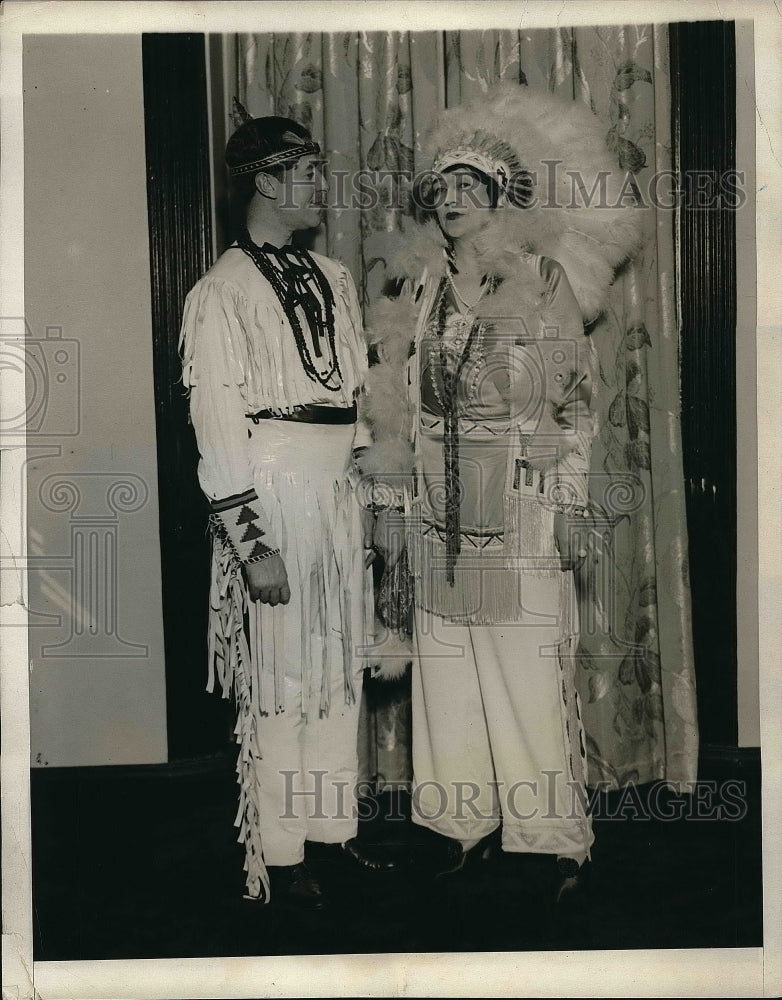 1932 Socialites Mrs Charles Clark and Telesforo at Beaux arts ball - Historic Images