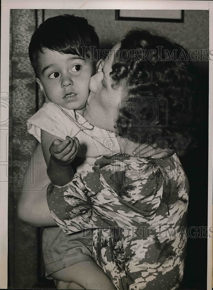 1937 Martha Horst with her foster son donald after his kidnapping - Historic Images
