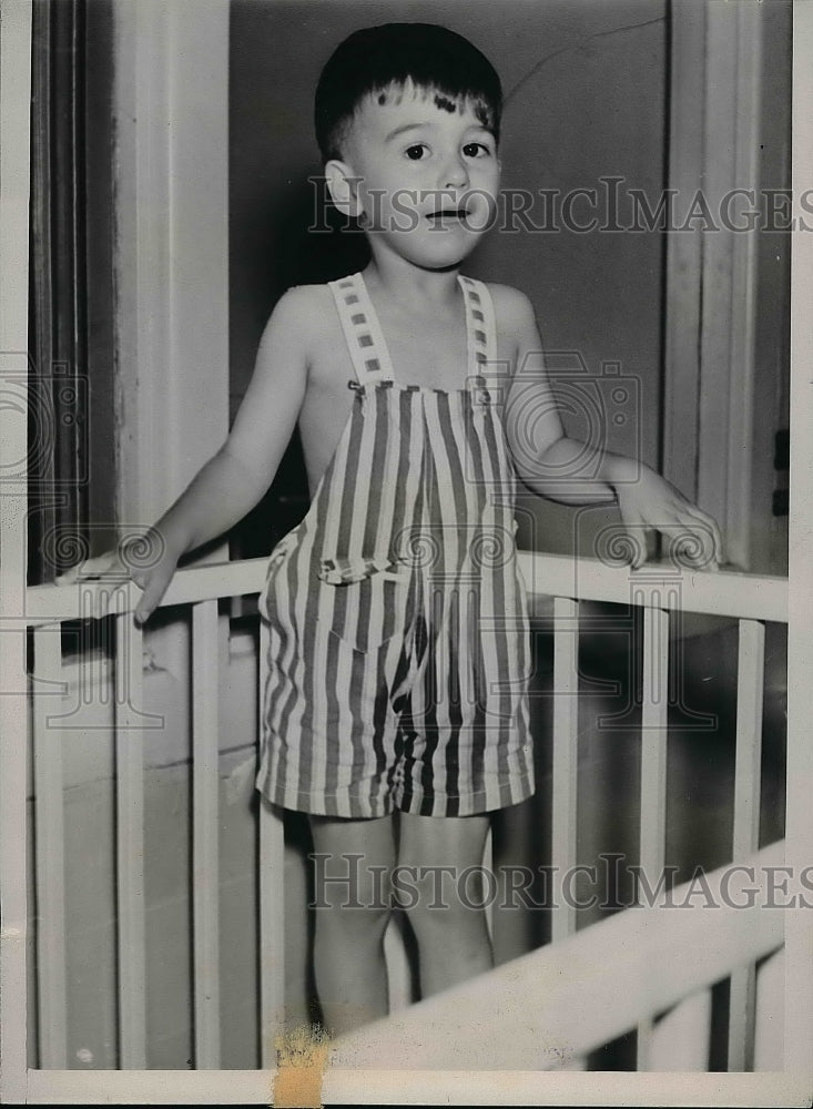 1937 Press Photo Donald Horst in St. Vincents Orphanage - nea50776 - Historic Images