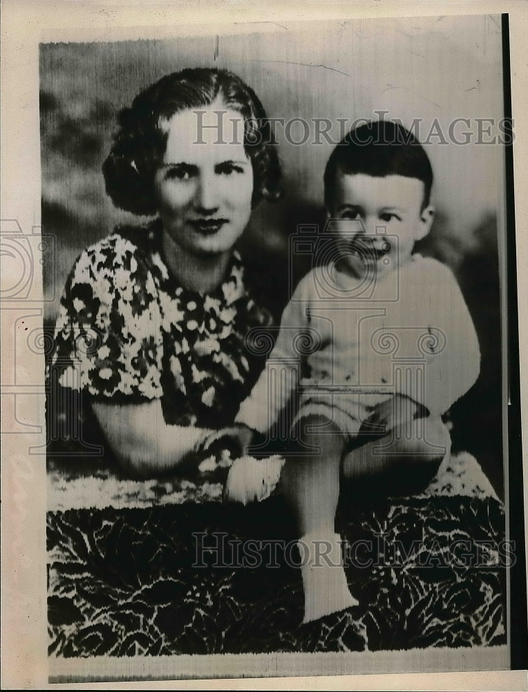 1937 Press Photo Mrs. Otto Horst and her son Donald after his kidnapping - Historic Images