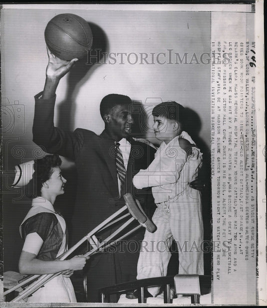 1953 Betty Byrd & Seton Hall's center Walter Dukes  - Historic Images