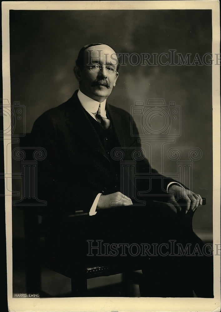 1922 Mr Albert Hampton  - Historic Images