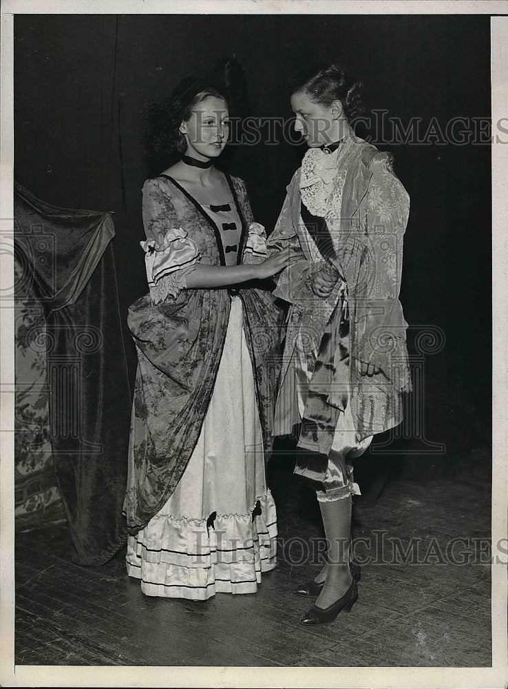 1933 Press Photo Gertrude Rubsamen &amp; Helen Ehrlich - nea50960 - Historic Images