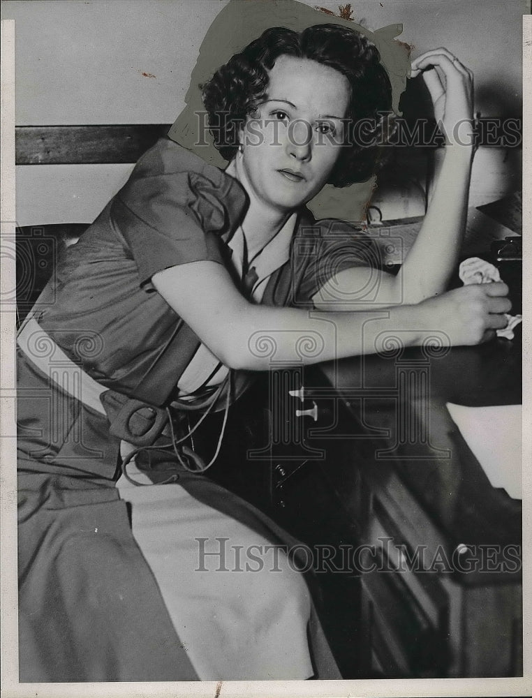 1937 Mrs Otto Horst at her home  - Historic Images