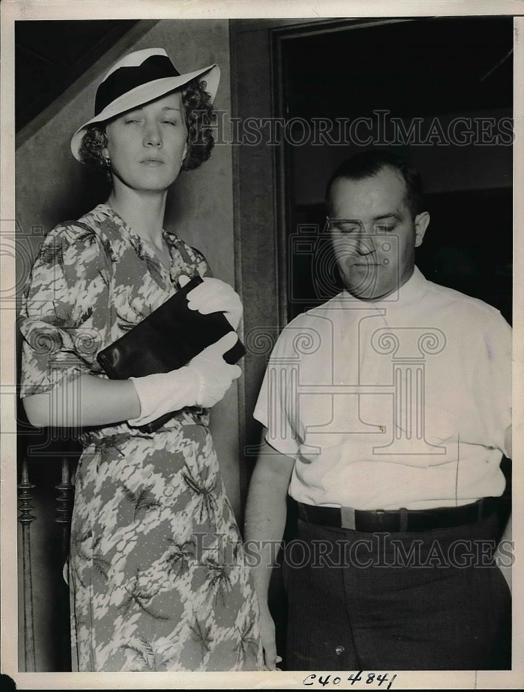 1937 Otto &amp; Mrs Martha Horst at Chicago atty office  - Historic Images