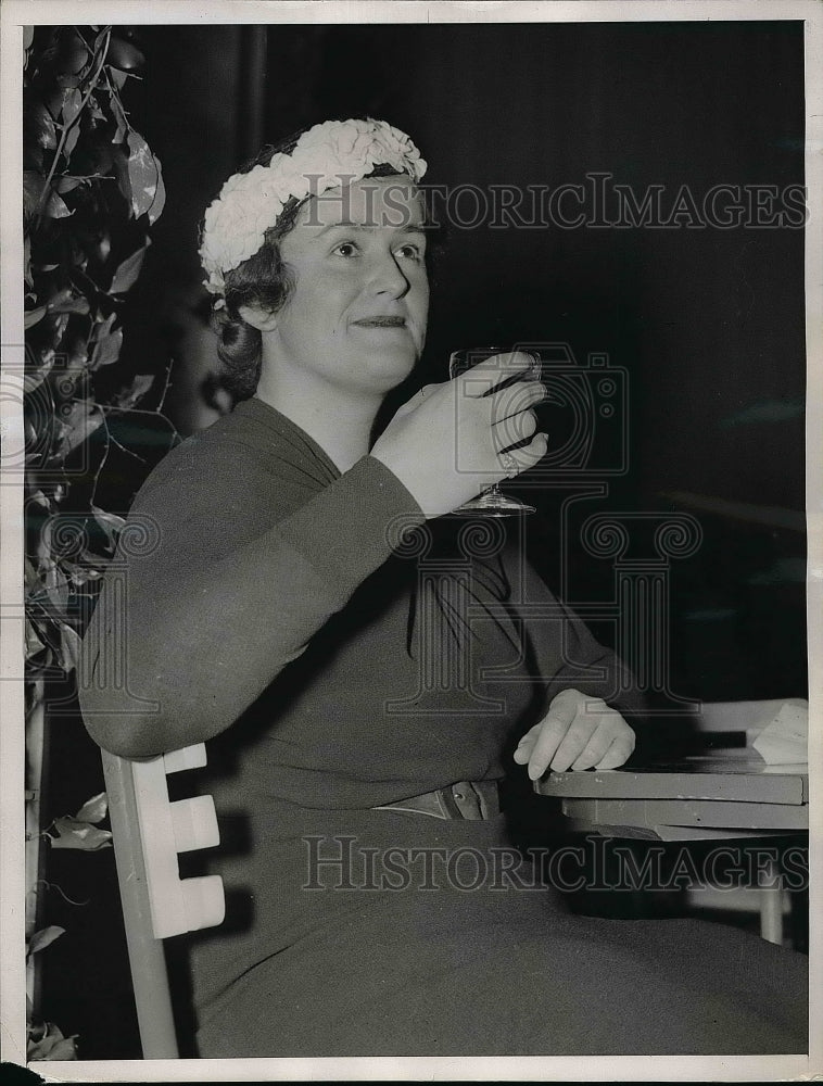 1936 Press Photo Miss Elizabeth L. Squier at NY cocktail party - nea51042 - Historic Images