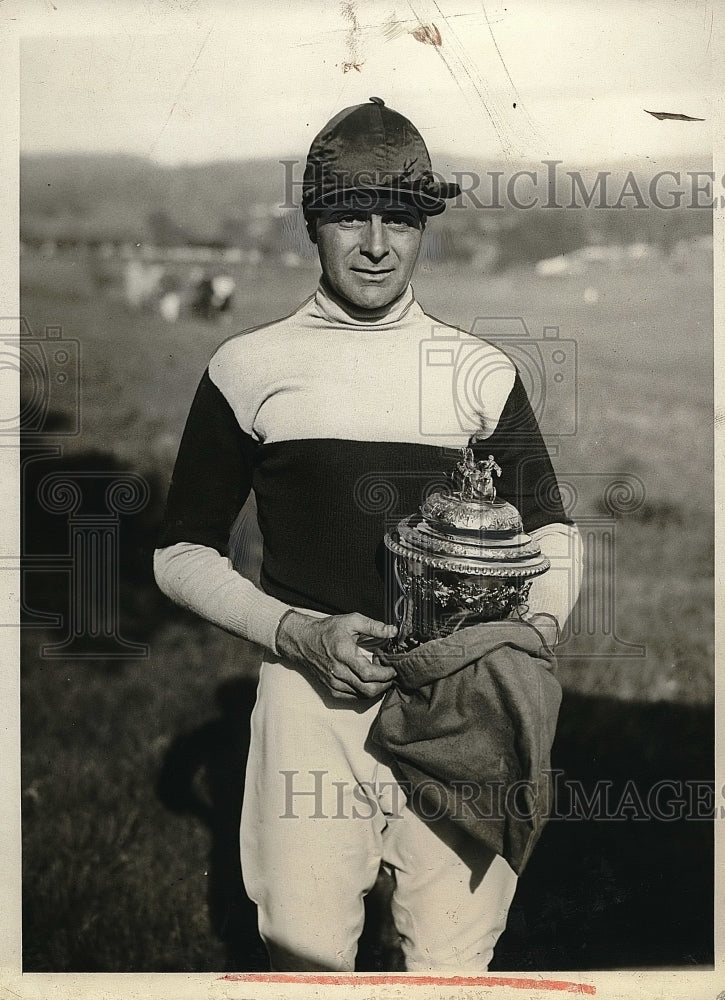 1930 Press Photo Jack Skinner Winner of Virginia Gold Cup - nea51056 - Historic Images