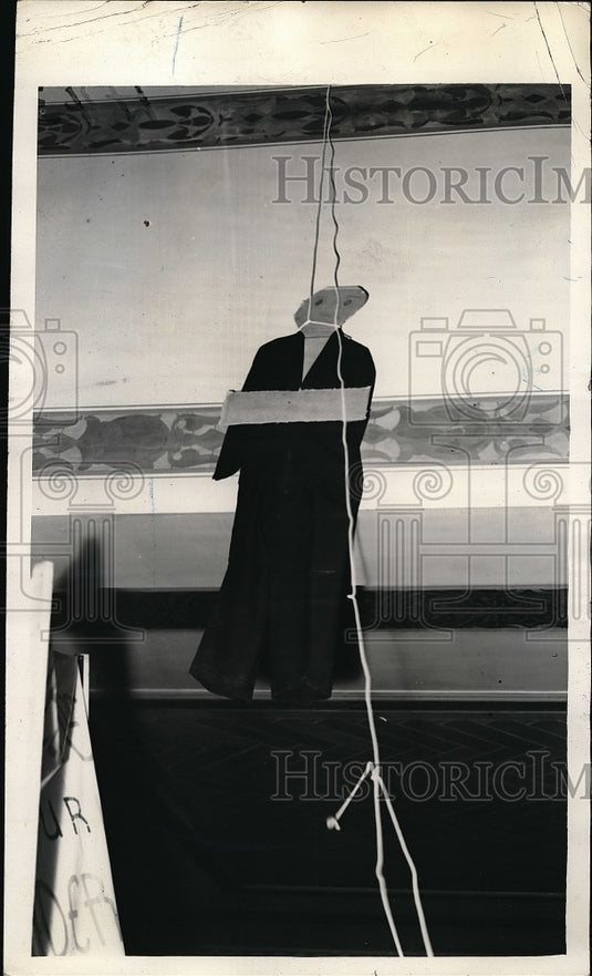 1937 Press Photo effigy of Tom Girdler hanging at S.W.O.C. convention - Historic Images