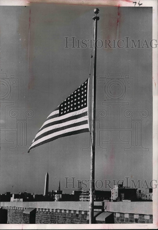 1951 Press Photo Washington Daily News Building La Frensa - nea51097 - Historic Images
