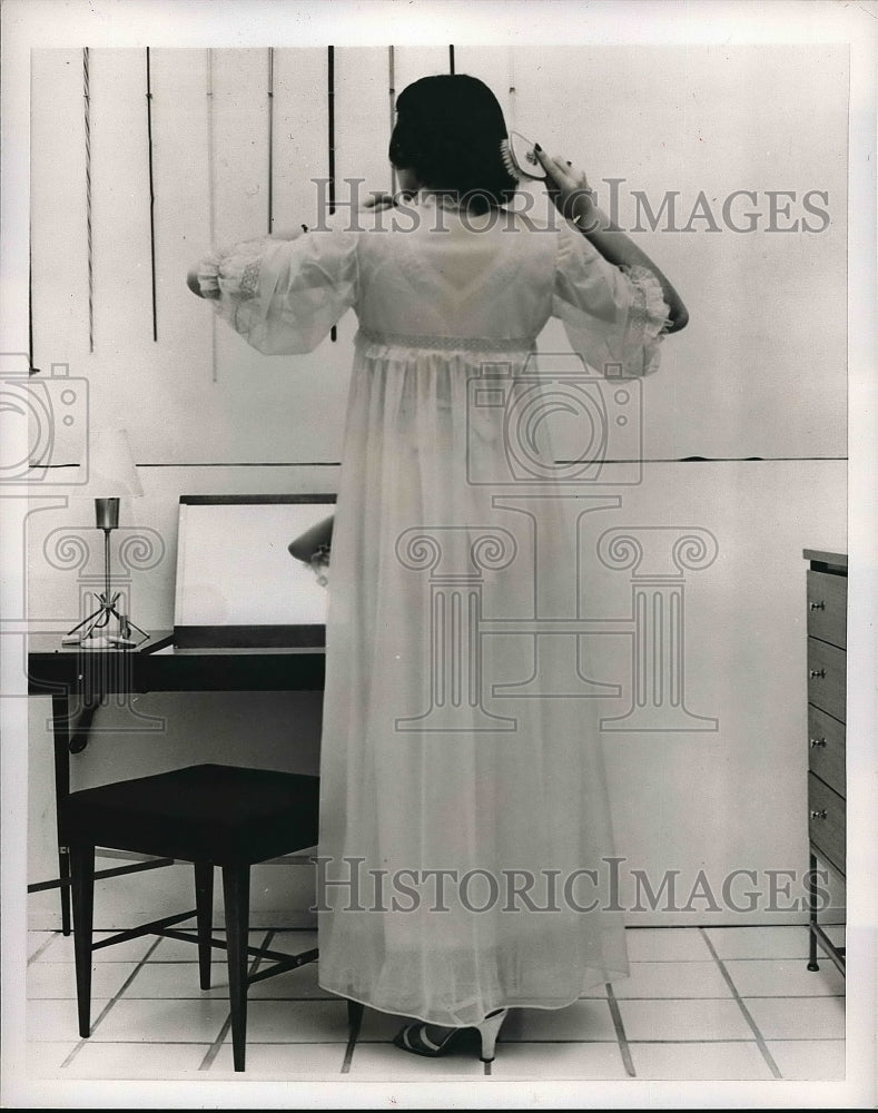 1954 Press Photo Bridal Lingerie Set - nea51099 - Historic Images