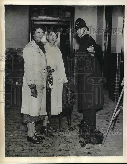 1935 English tennis star Kay Stammers & her mother  - Historic Images