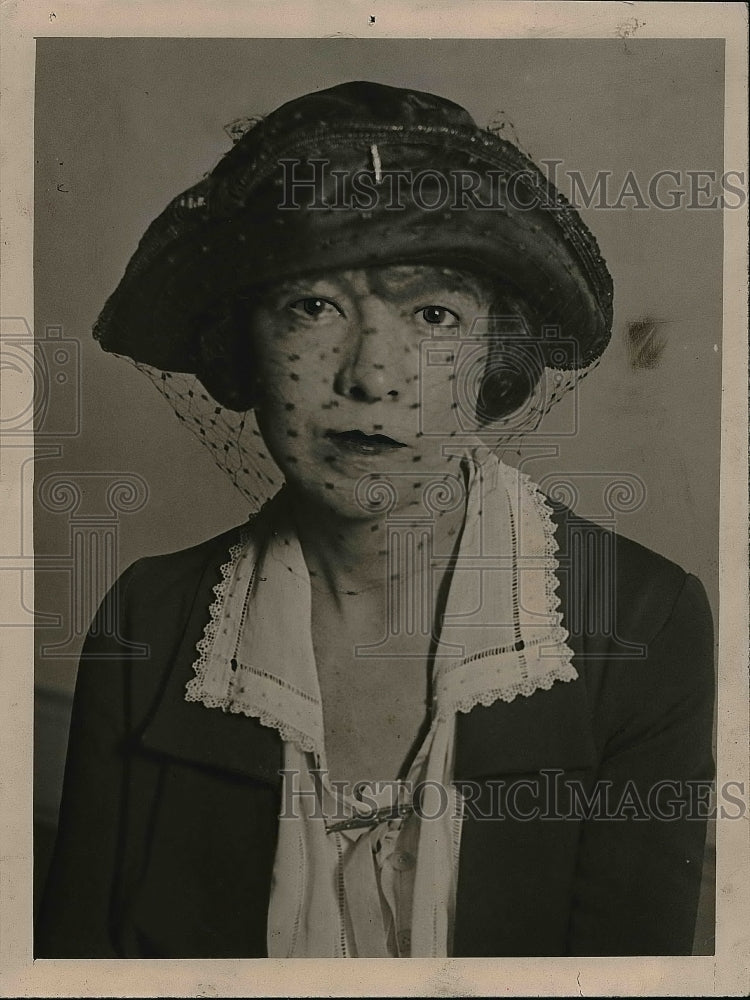 1920 Mrs. Gladys Virginia Jacobson of Chicago  - Historic Images