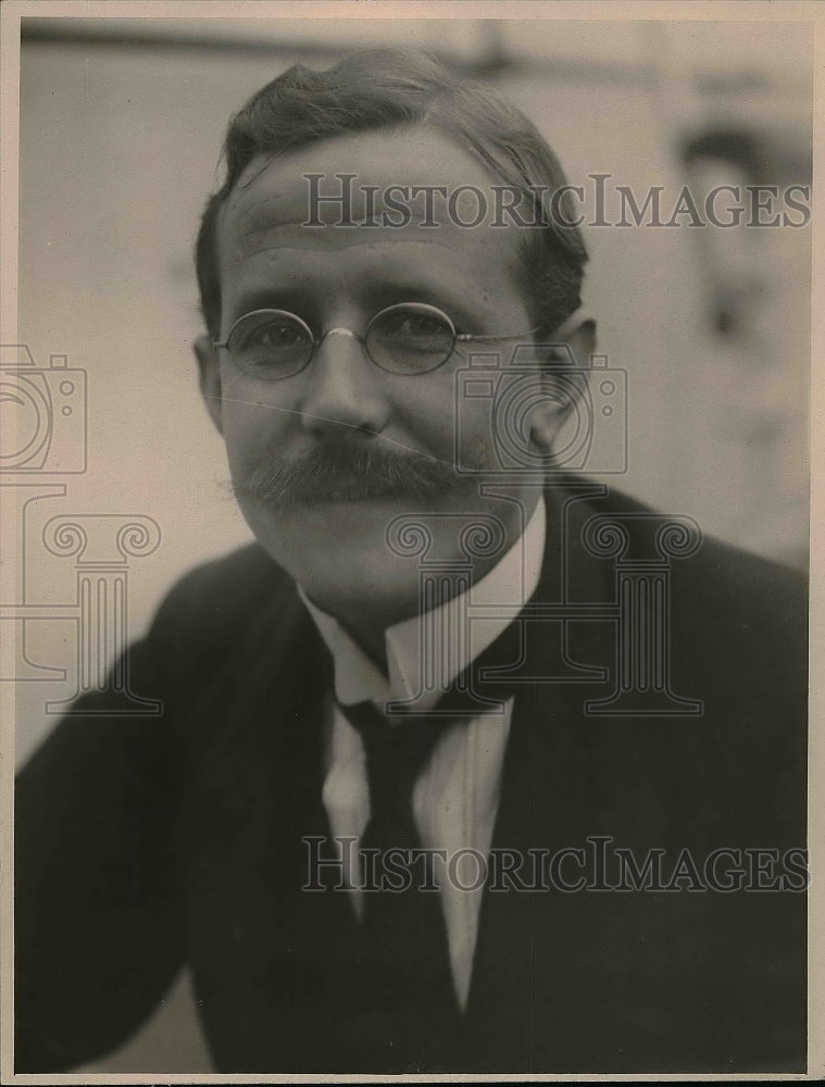 1924 Press Photo Mr J. Snellen Van Vallenhoven of Holland - Historic Images