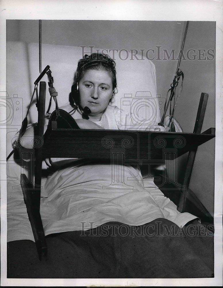 1959 Press Photo Mrs. J. Meek Paralyzed by Polio in Dallas Hospital - nea51244 - Historic Images