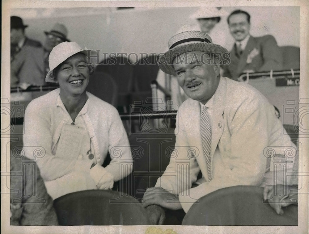 1937 Press Photo Gertrude Vanderbilt &amp; Gurnee Munn at the races at Hialeah Park - Historic Images