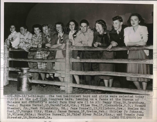 1947 Press Photo 4-C Club Ten Healthiest Boys & Girls At Museum of Science & Ind - Historic Images