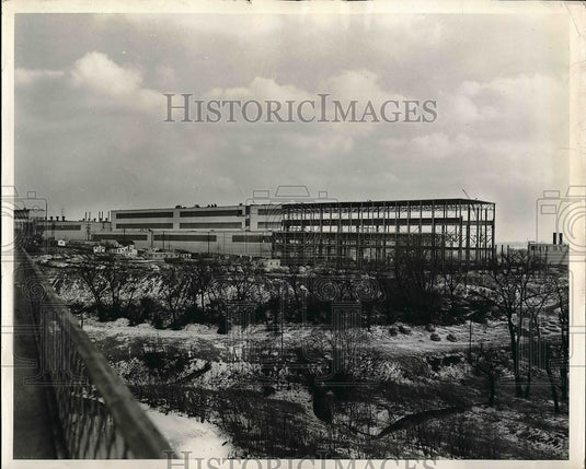 1958 Air Force Heavy Press Plant at Alcoa's Cleveland.  - Historic Images