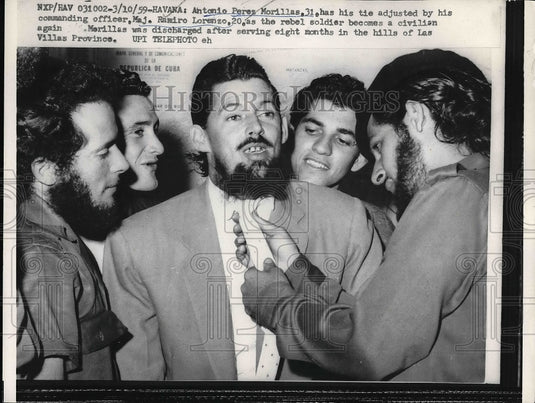 1959 Rebel Soldier Antonio Perez Morillas and Maj.Ramiro Lorenzo. - Historic Images