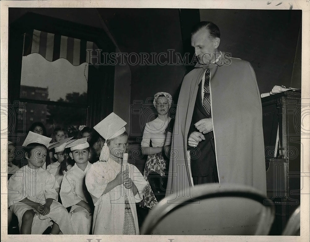 1948 Press Photo Donna La Mnit at a graduation ceremony - nea51444 - Historic Images