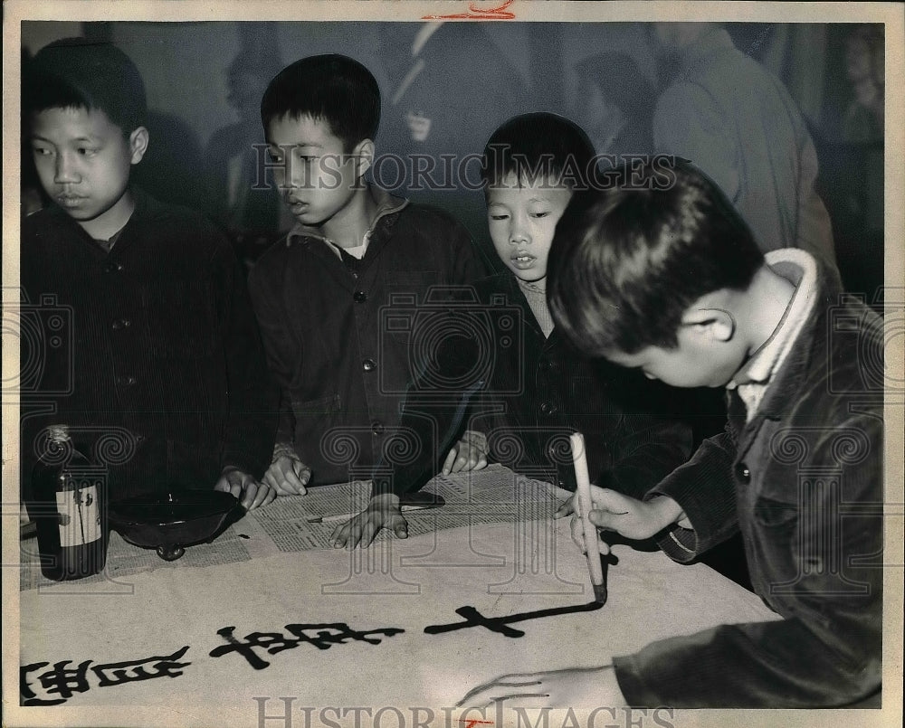 Press Photo Drawing posters activity for Children Kwangchow Childrens Palace - Historic Images