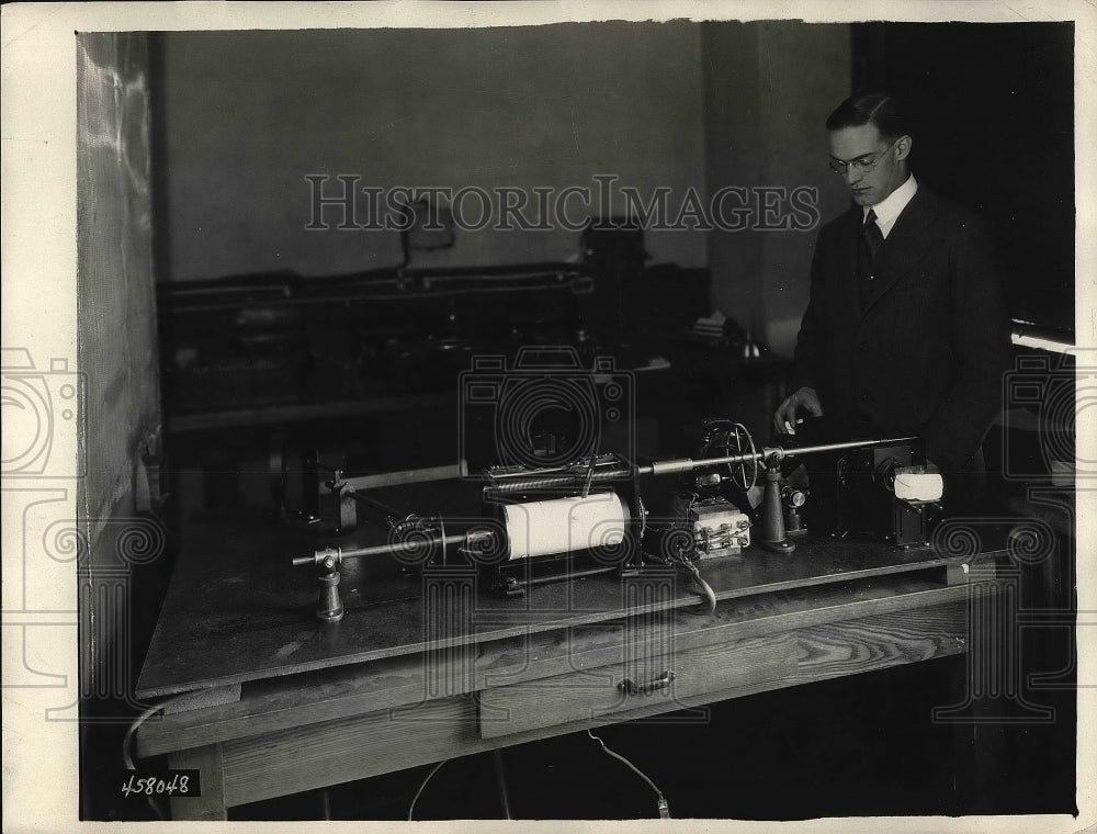 1923 Professor Arthur Hardy General Elcetric lab  - Historic Images