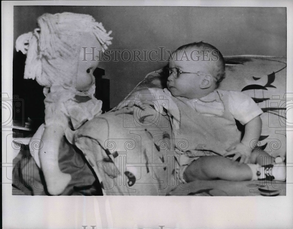 1958 Press Photo John Hagemann age 7 months with Glasses - nea51513 - Historic Images