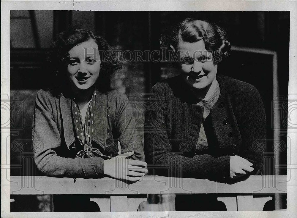 1934 Betty Powell &amp; Veronica Innes in Runnymede Pageant  - Historic Images