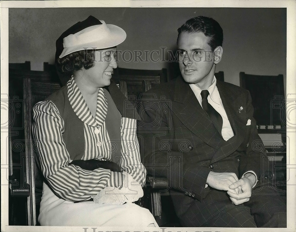 1939 Press Photo Mrs Beatrice Pantages in Divorce Court with Son Rodney - Historic Images