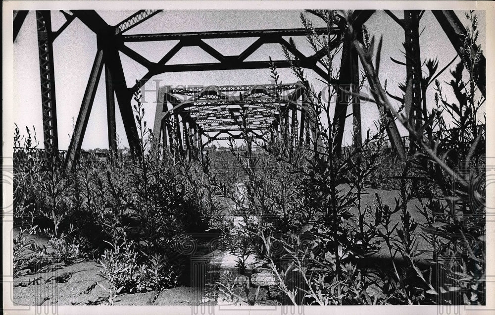 1963 Old Jefferson St. Bridge  - Historic Images