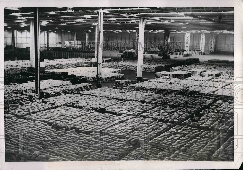 1950 Press Photo Cleveland Bomber Plant - nea51734 - Historic Images