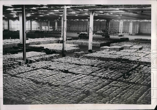 1950 Press Photo Cleveland Bomber Plant - nea51734 - Historic Images