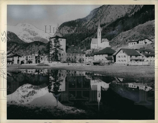 1964 Press Photo The town of Zurich, Switzerland in the Alps - nea51799 - Historic Images