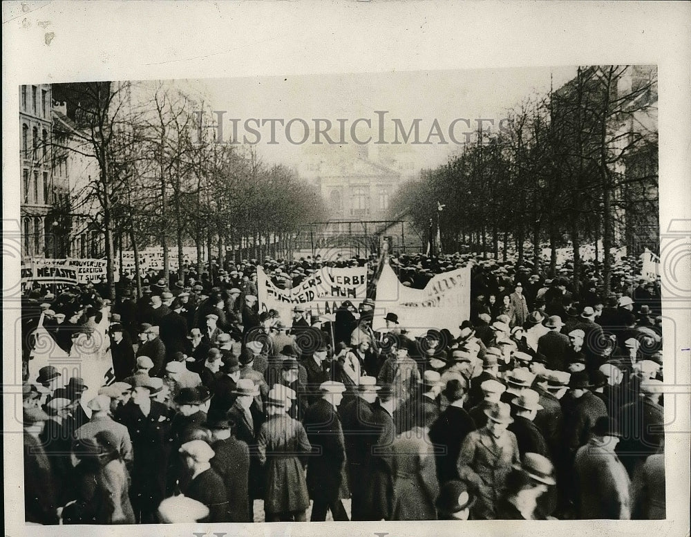 1932 Press Photo Crowds Demonstrate Against Prohibition In Belgium - nea51894 - Historic Images