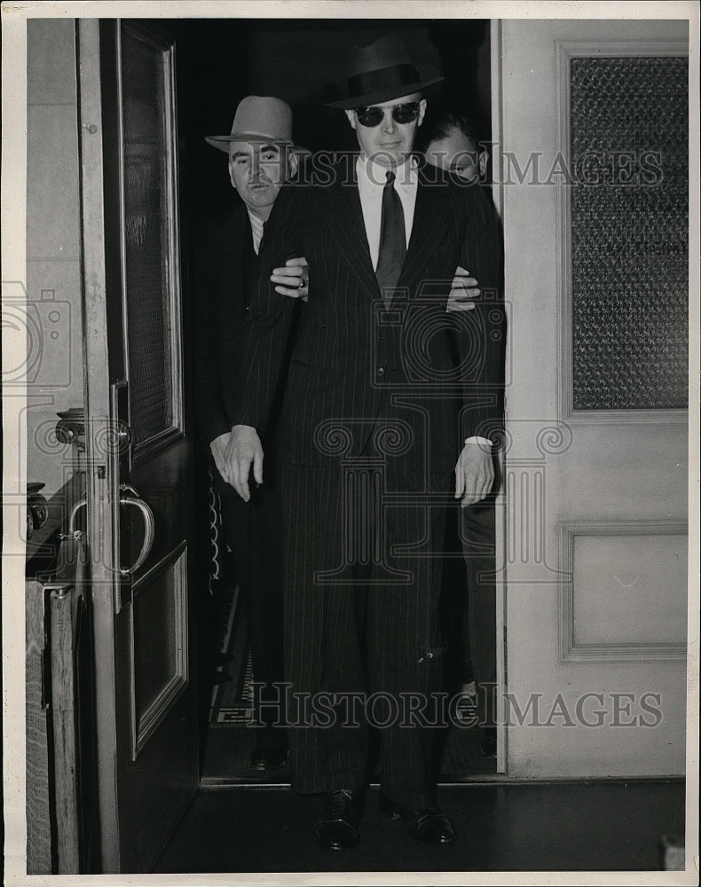 1941 Capt John M. Holmes at San Mateo, Calif court house  - Historic Images