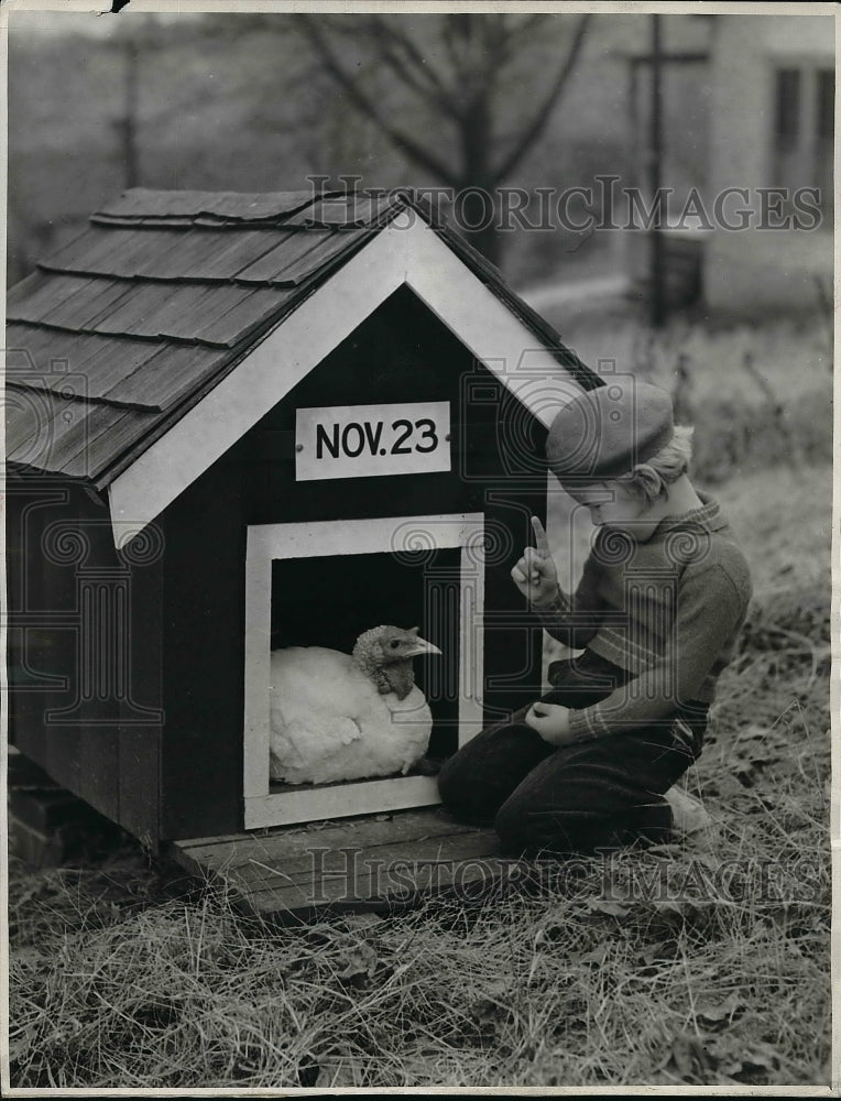 1939 Agatha Lee Burliman and her turkey gobbler  - Historic Images
