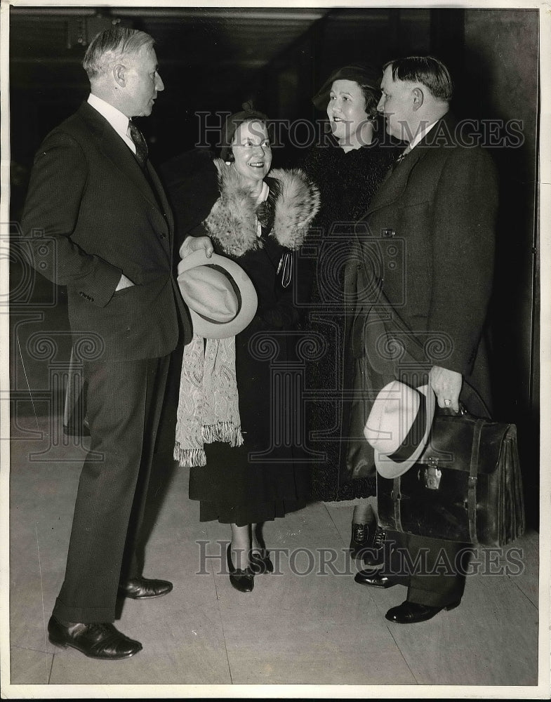 1935 Mr and Mrs John Hart, Miss Jean Hart and Attorney L. Smith - Historic Images