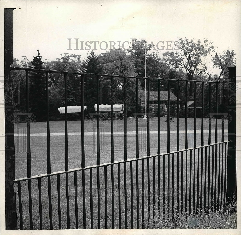 1961 Press Photo Fence Surrounding Ulysses S Grnt at Grants Farm - Historic Images