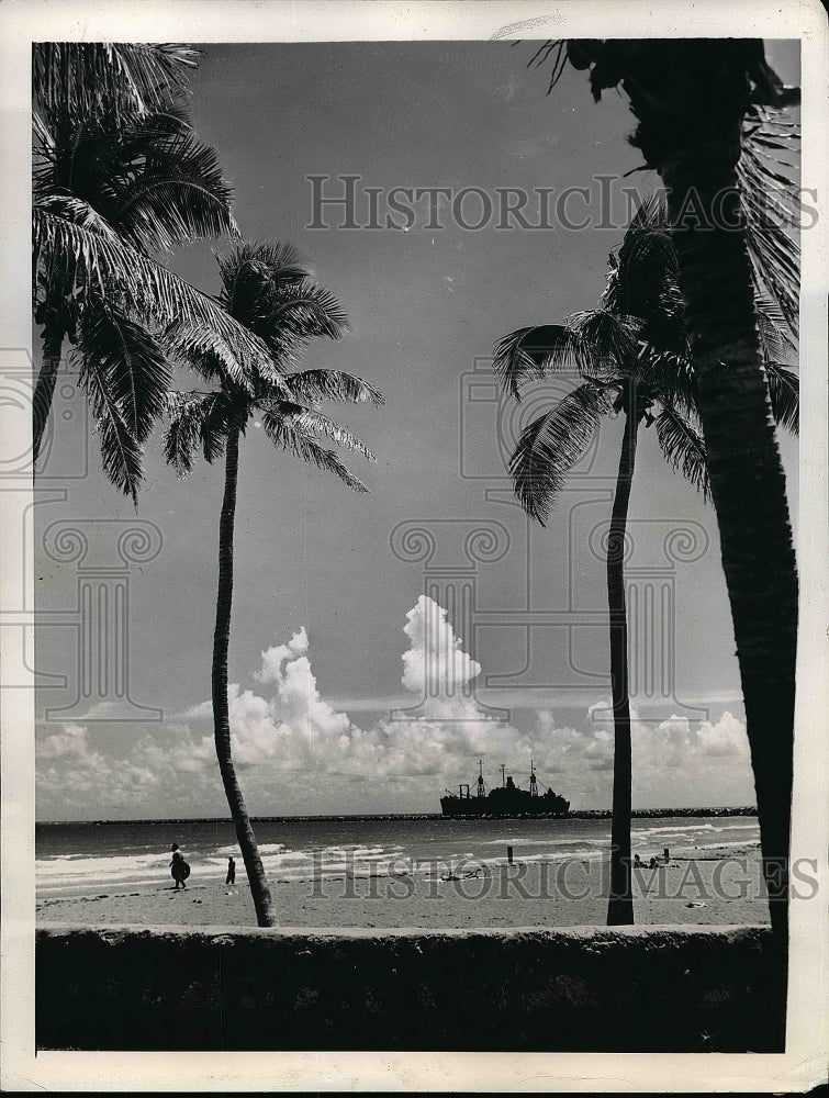 1945 Press Photo Miami Beach Channel Florida - nea52117-Historic Images