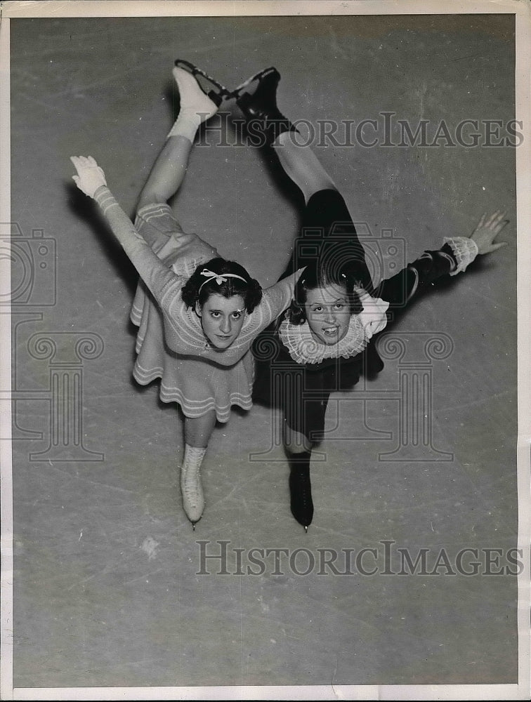 1935 Miss Catherine Durbrow and Miss Ardell at Olympic tryouts - Historic Images