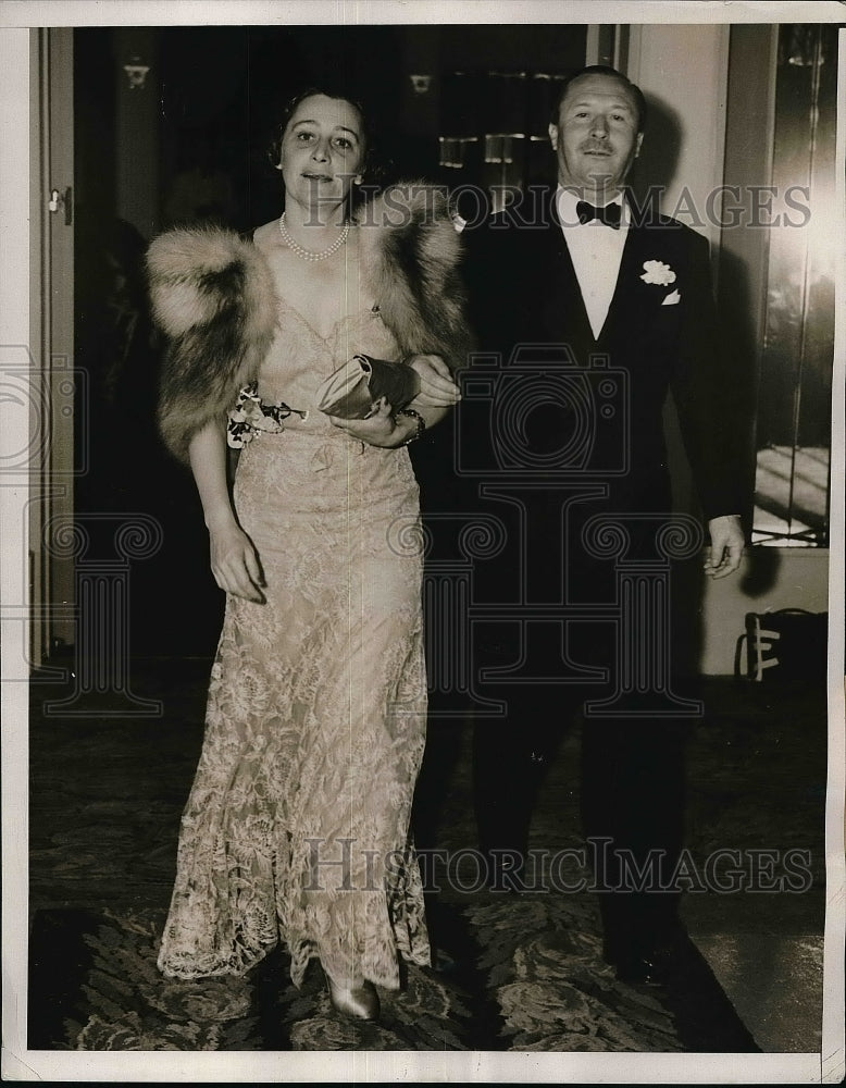 1939 Mrs. Isabelle Dodge Sloan & Cpt. Alastair Mackintosh of London - Historic Images