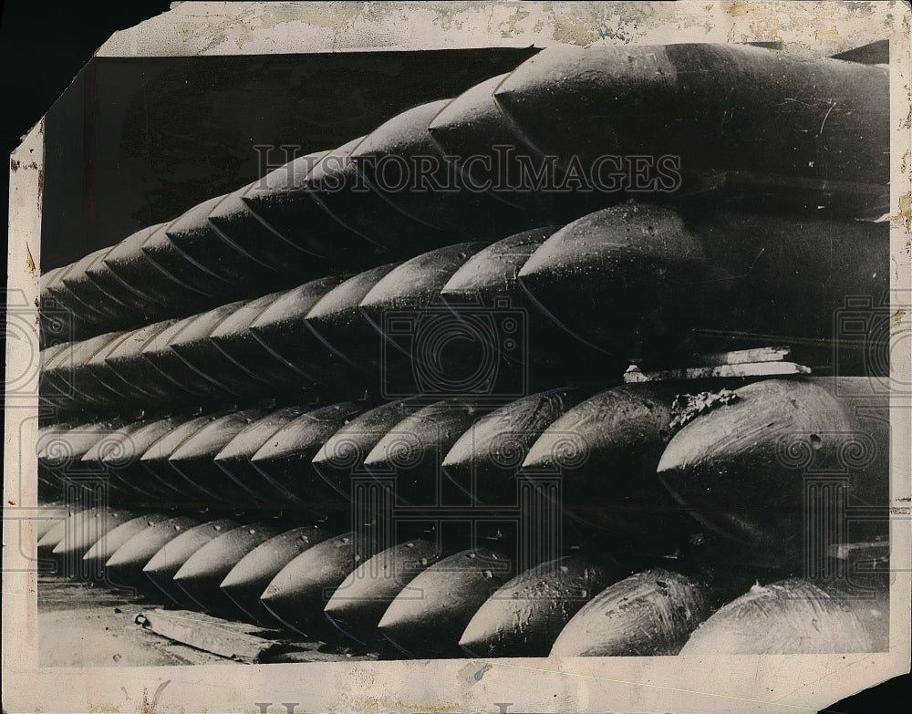 1939 Press Photo Factory In England Turns Out New 15-inch Shells For WWII - Historic Images