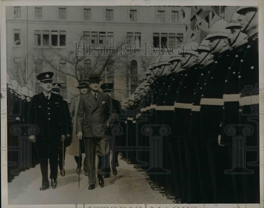 1939 Press Photo Police Chief Caft Margaorette Mayor Lucien - Historic Images