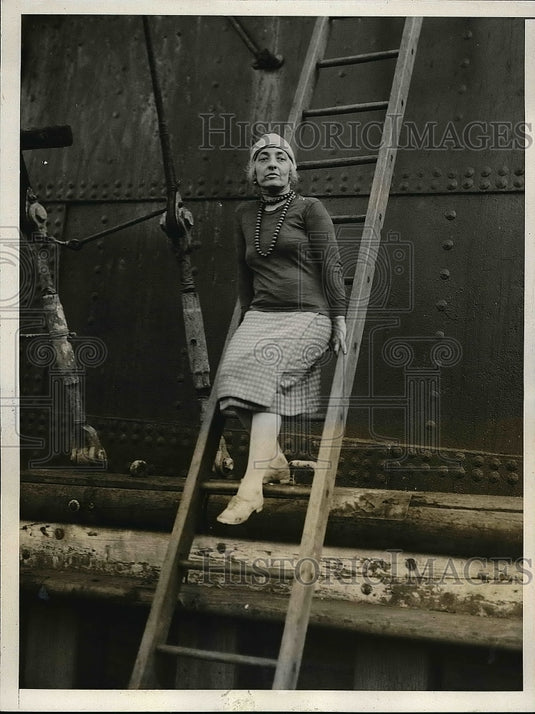 1931 Mrs. Louis J. Shewin Facing eviction from boat house - Historic Images