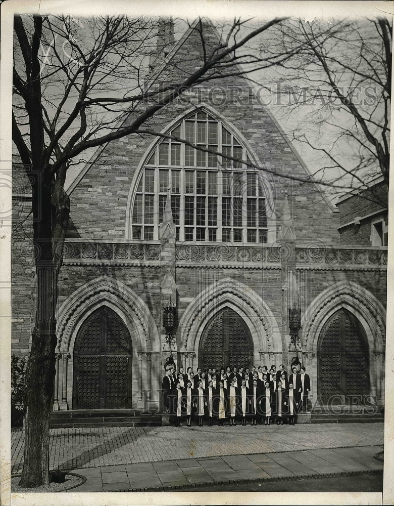 1932 Choir from Bryn Mawr College to be heard on radio  - Historic Images