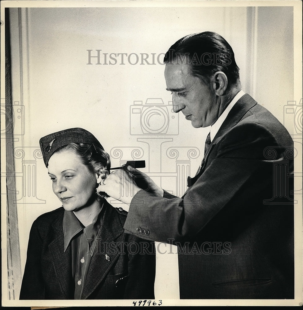 1939 Press Photo Leon hair stylist Air Hostess Laura Sisson - nea52563 - Historic Images