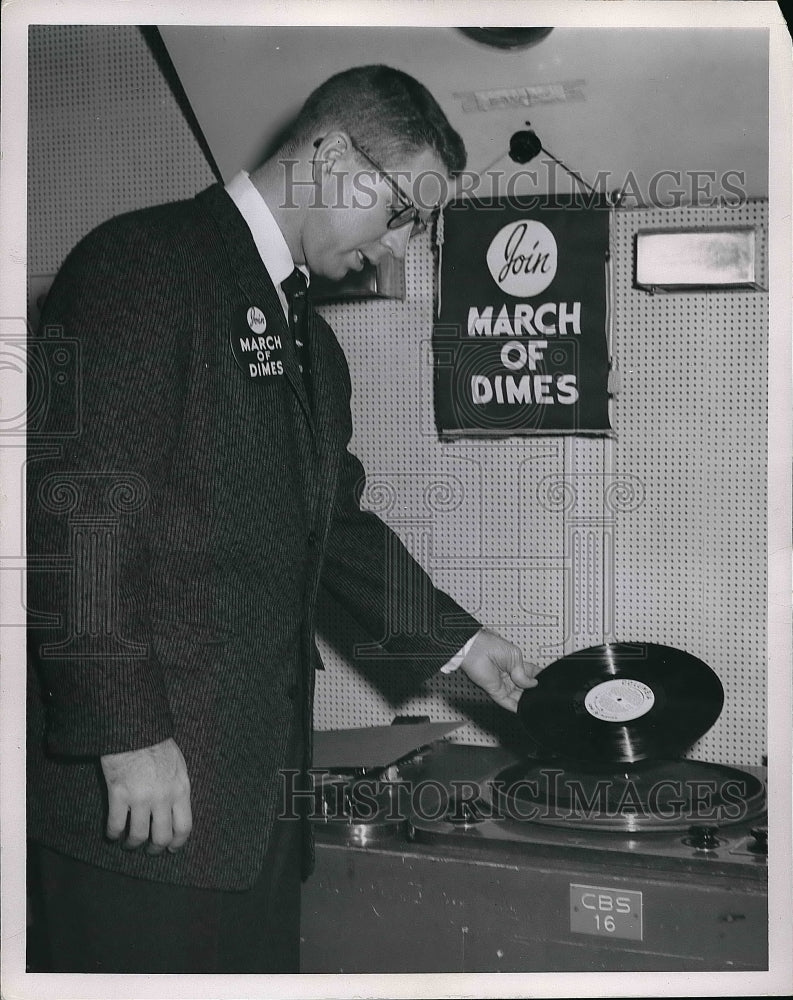 1955 Press Photo Radio DJ playing song for the March of Dimes - nea52606 - Historic Images