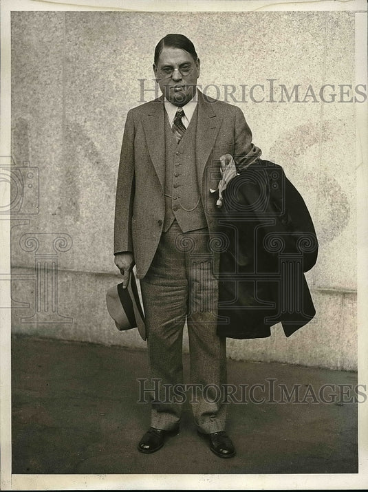 1931 Magistrate Earl Smith Outside Court In New York City - Historic Images
