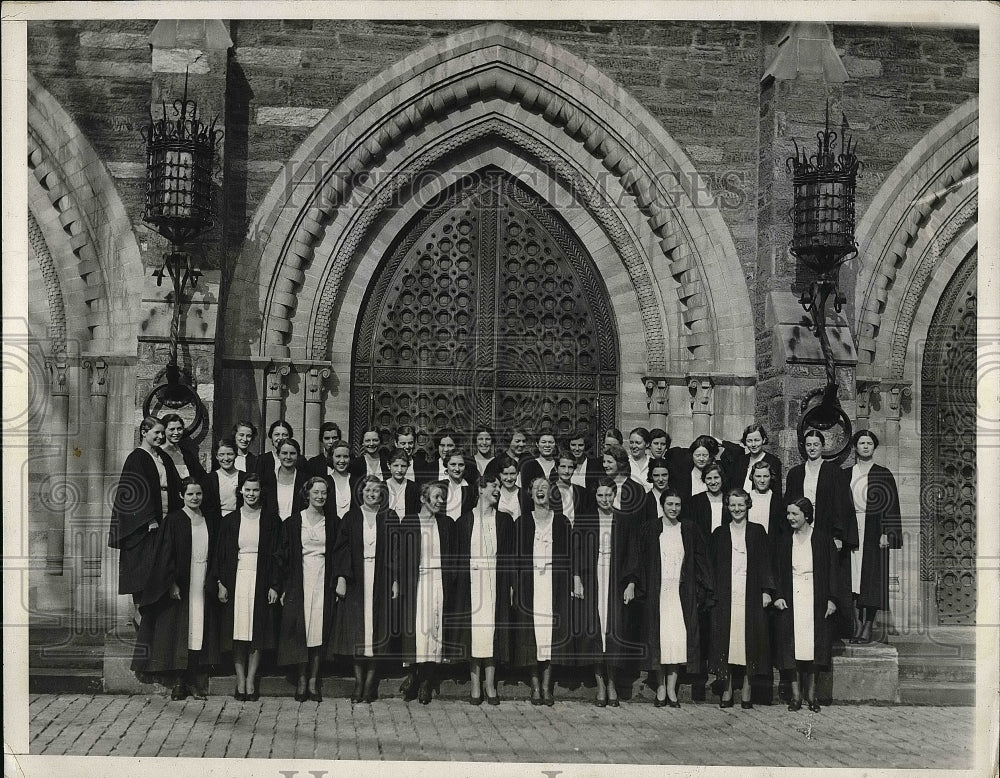 1932 Press Photo Bryn Mawr College Choir to Be Heard Over Airways - Historic Images