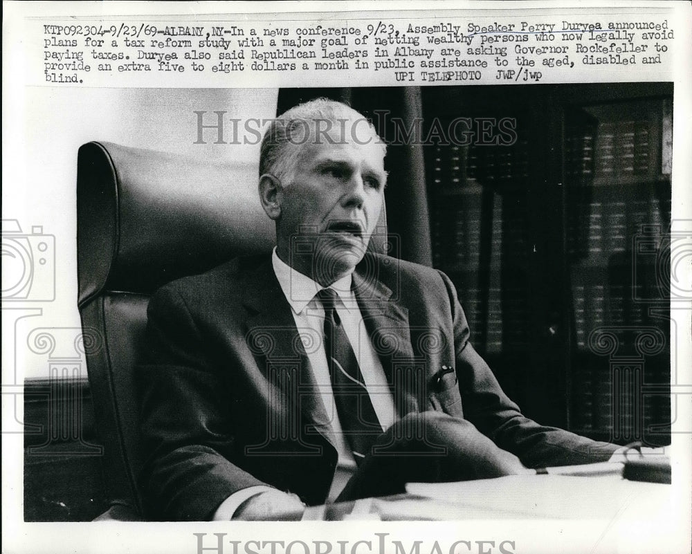 1969 Press Photo NY Assembly Speaker Perry Duryea in news conference - nea52921 - Historic Images